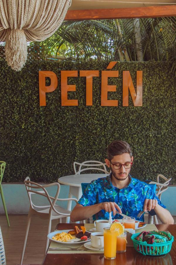 Hotel Peten Express Флорес Екстер'єр фото