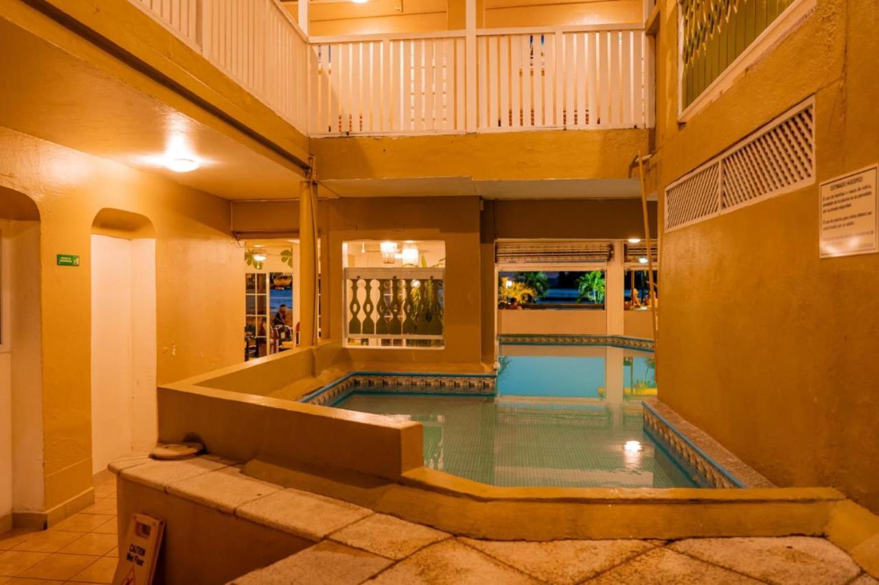 Hotel Peten Express Флорес Екстер'єр фото