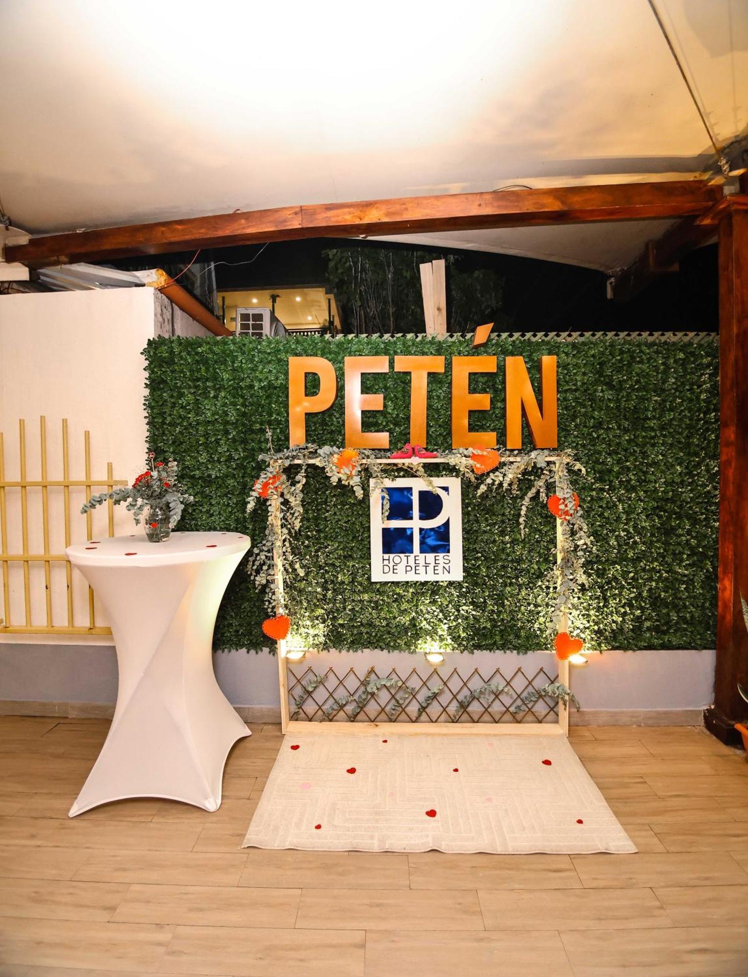 Hotel Peten Express Флорес Екстер'єр фото