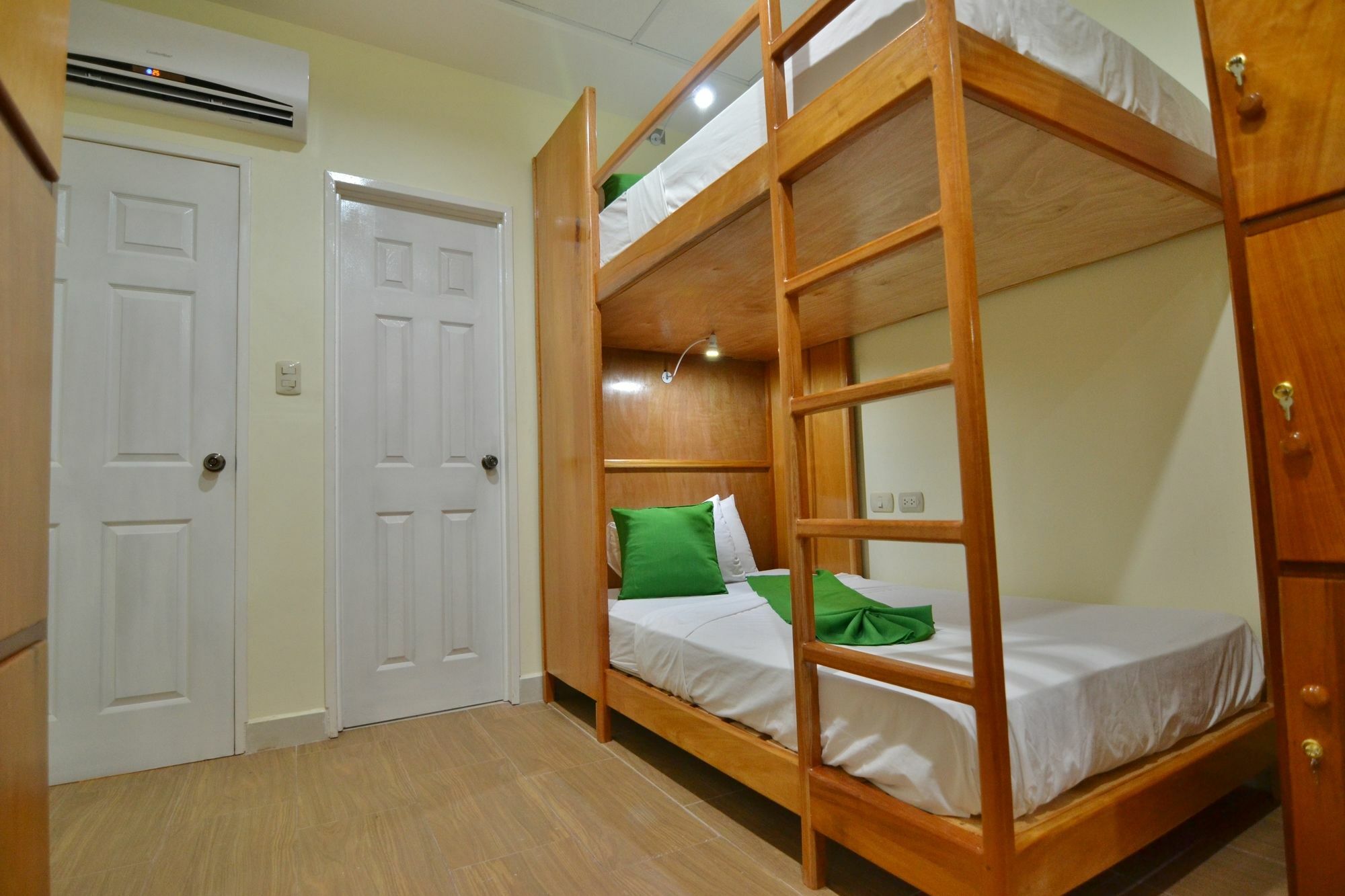 Hotel Peten Express Флорес Екстер'єр фото