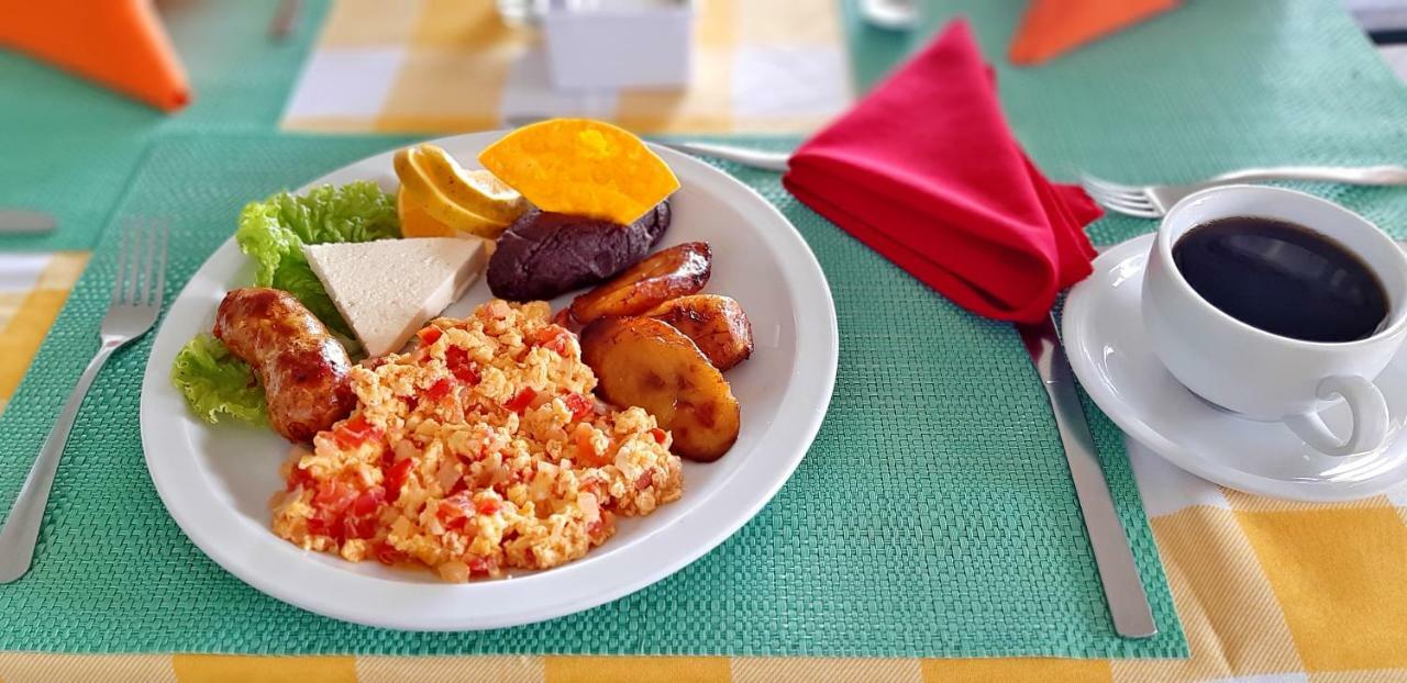 Hotel Peten Express Флорес Екстер'єр фото